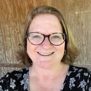 Meet your Posher, Debbie